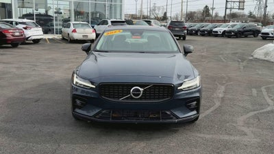 2023 Volvo S60 Core Dark Theme