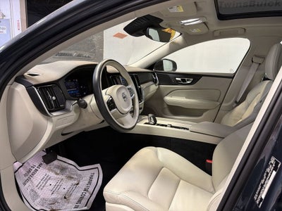 2023 Volvo S60 Core Dark Theme