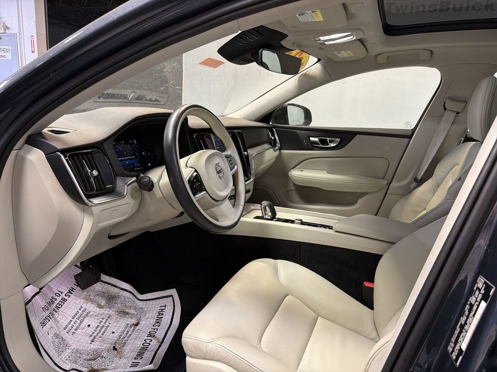 2023 Volvo S60 Core Dark Theme