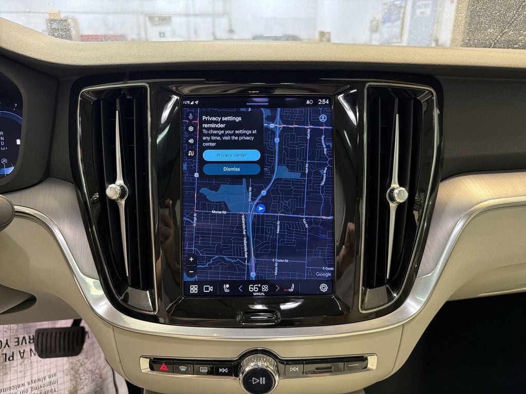 2023 Volvo S60 Core Dark Theme