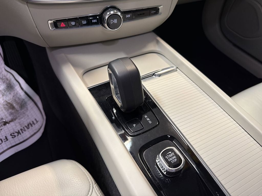 2023 Volvo S60 Core Dark Theme