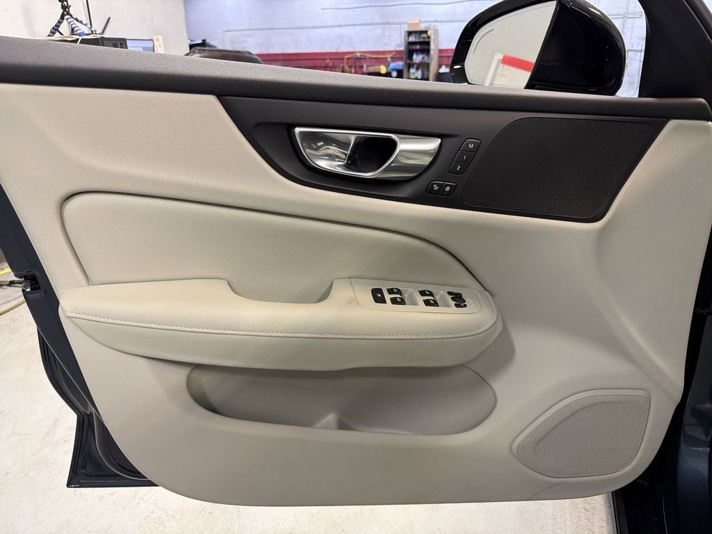 2023 Volvo S60 Core Dark Theme