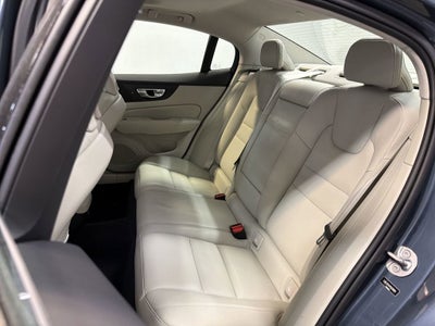 2023 Volvo S60 Core Dark Theme