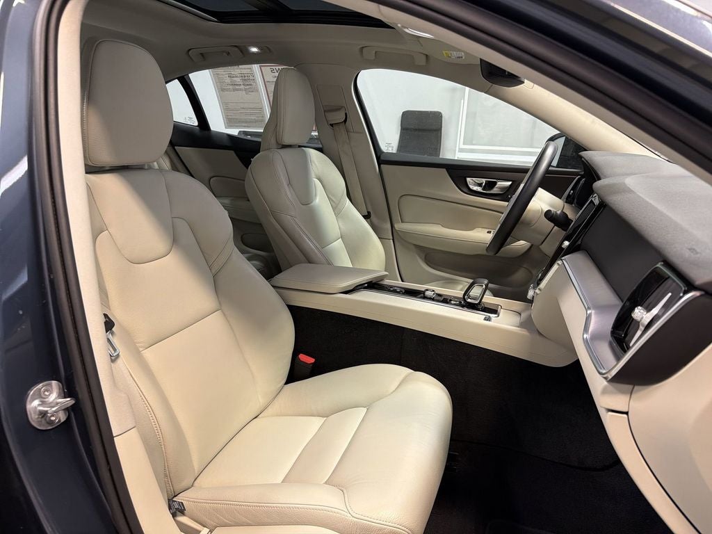 2023 Volvo S60 Core Dark Theme