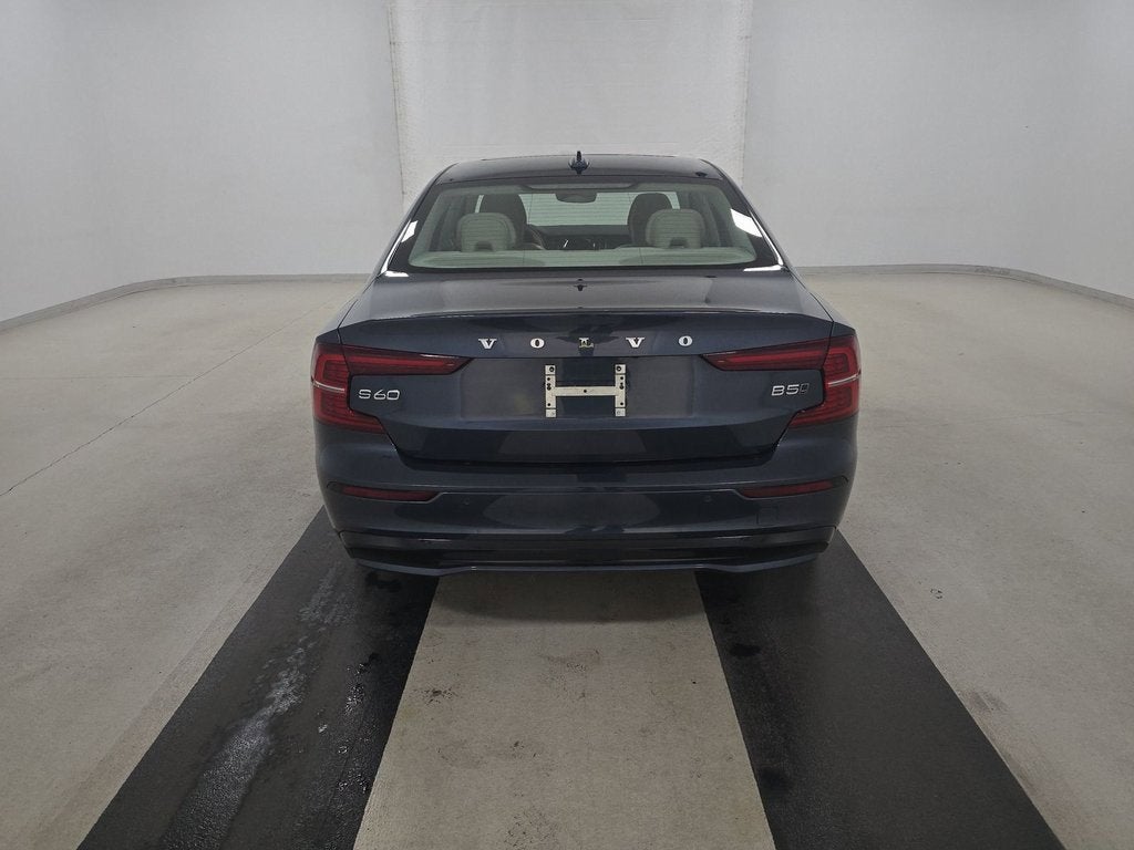 2023 Volvo S60 Core Dark Theme