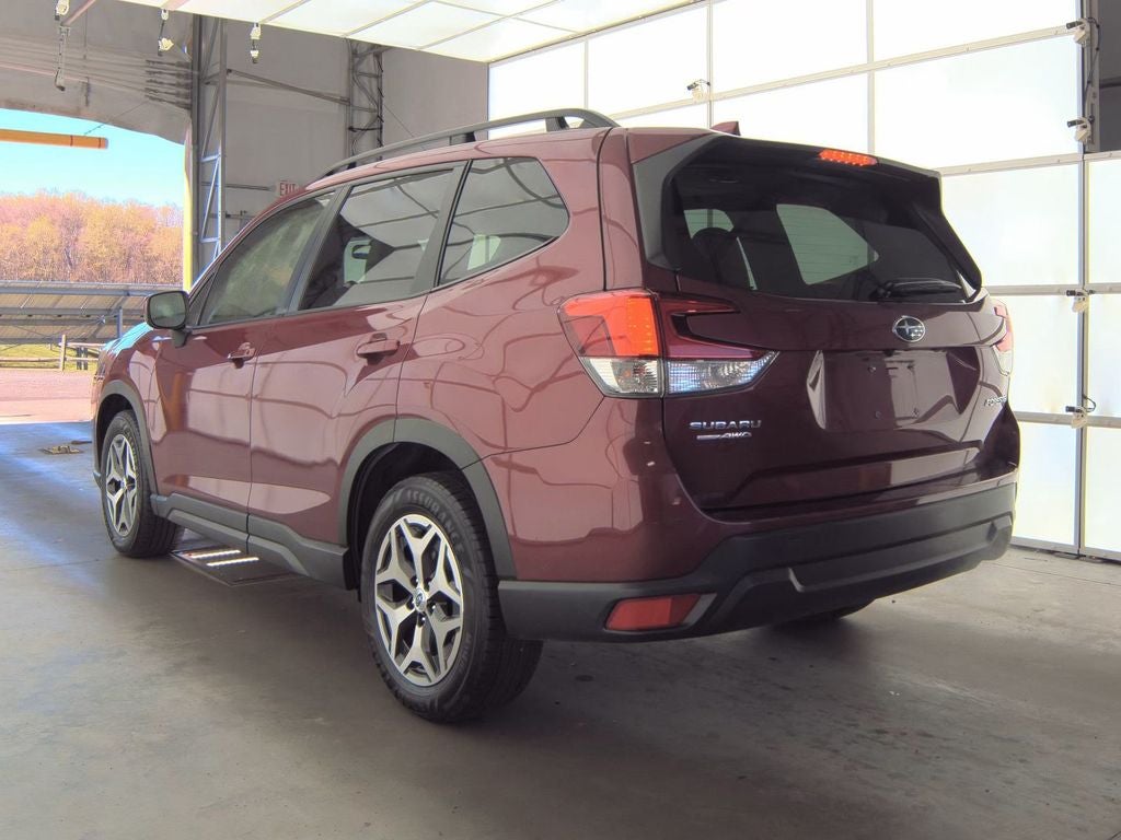 2023 Subaru Forester Premium CVT