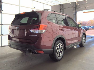 2023 Subaru Forester Premium CVT