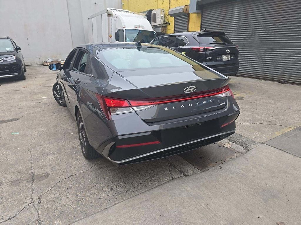 2025 Hyundai Elantra Limited