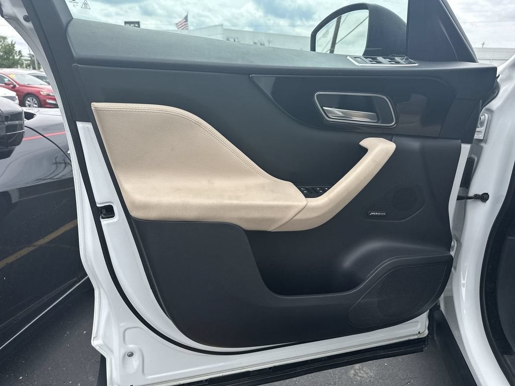 2018 Jaguar F-PACE 25t Premium