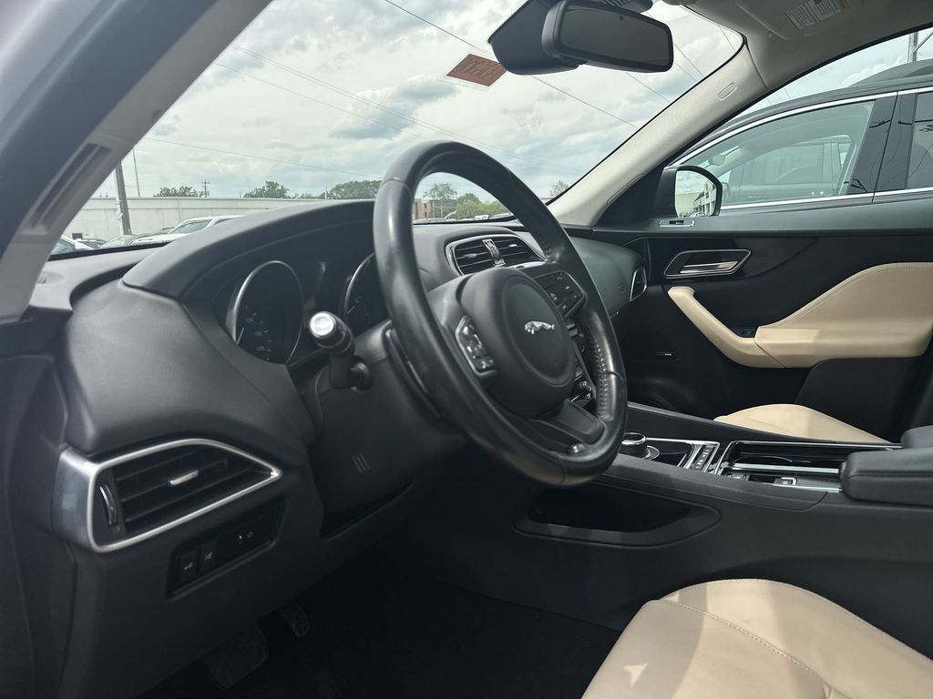 2018 Jaguar F-PACE 25t Premium