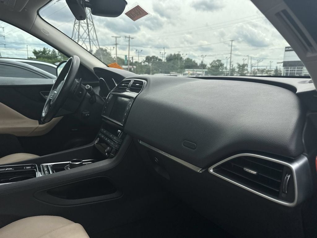 2018 Jaguar F-PACE 25t Premium