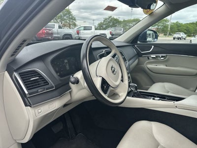 2020 Volvo XC90 T6 Momentum 6 Passenger