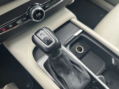 2020 Volvo XC90 T6 Momentum 6 Passenger