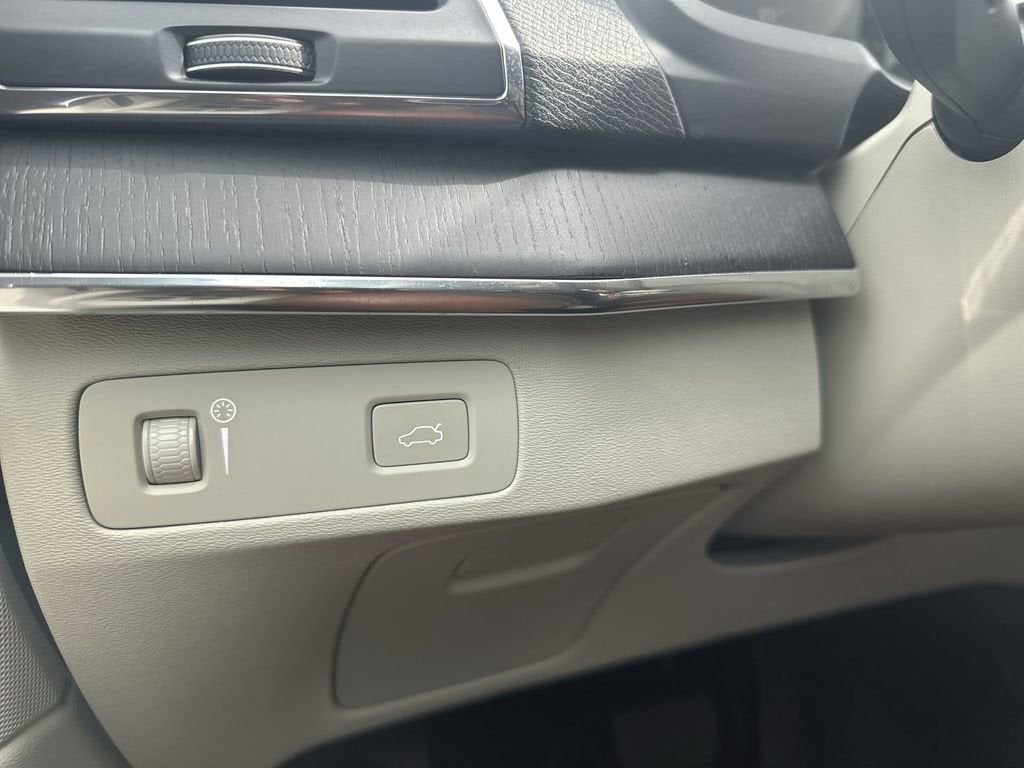 2020 Volvo XC90 T6 Momentum 6 Passenger