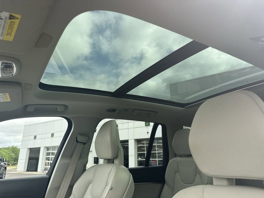 2020 Volvo XC90 T6 Momentum 6 Passenger