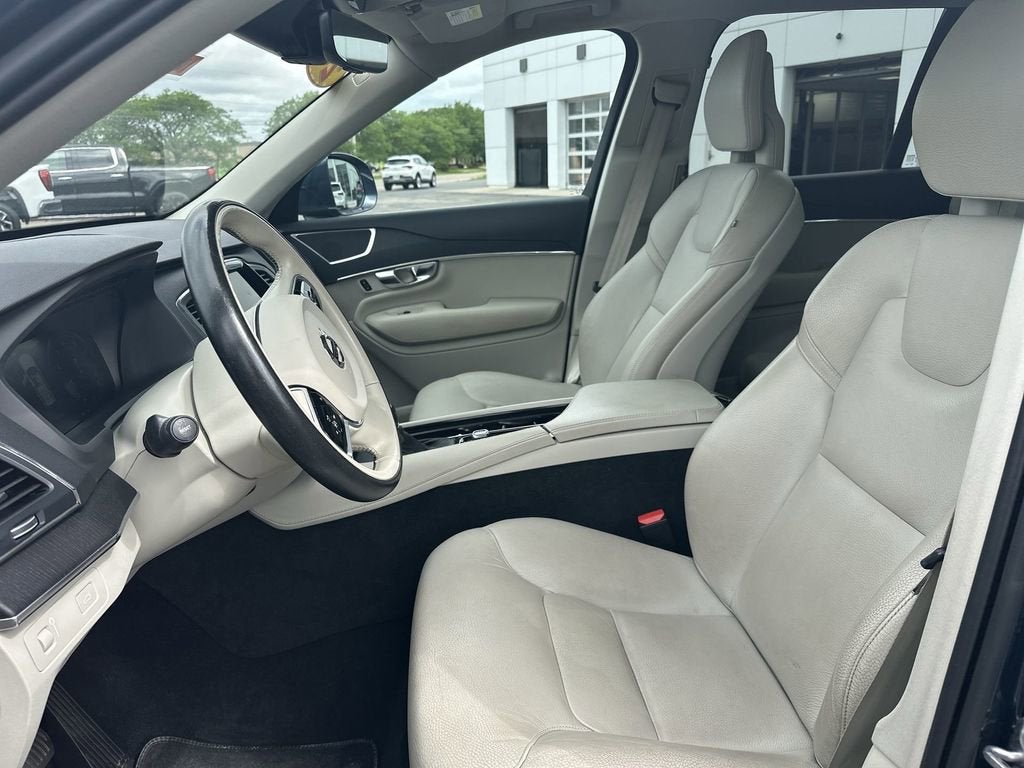 2020 Volvo XC90 T6 Momentum 6 Passenger