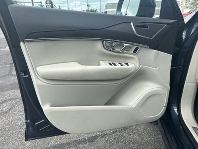 2020 Volvo XC90 T6 Momentum 6 Passenger