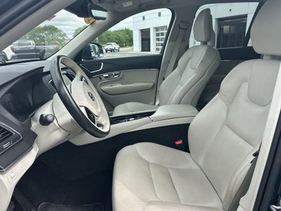 2020 Volvo XC90 T6 Momentum 6 Passenger