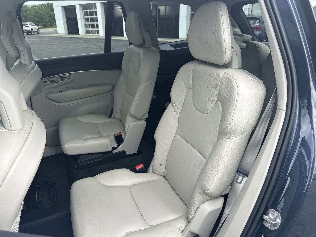 2020 Volvo XC90 T6 Momentum 6 Passenger