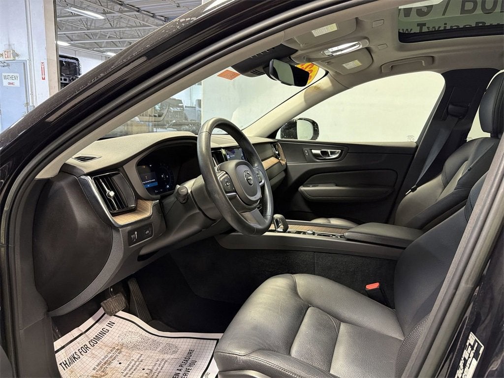 2022 Volvo XC60 Momentum
