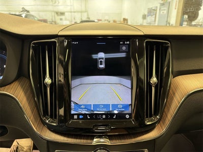 2022 Volvo XC60 Momentum