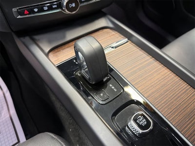 2022 Volvo XC60 Momentum