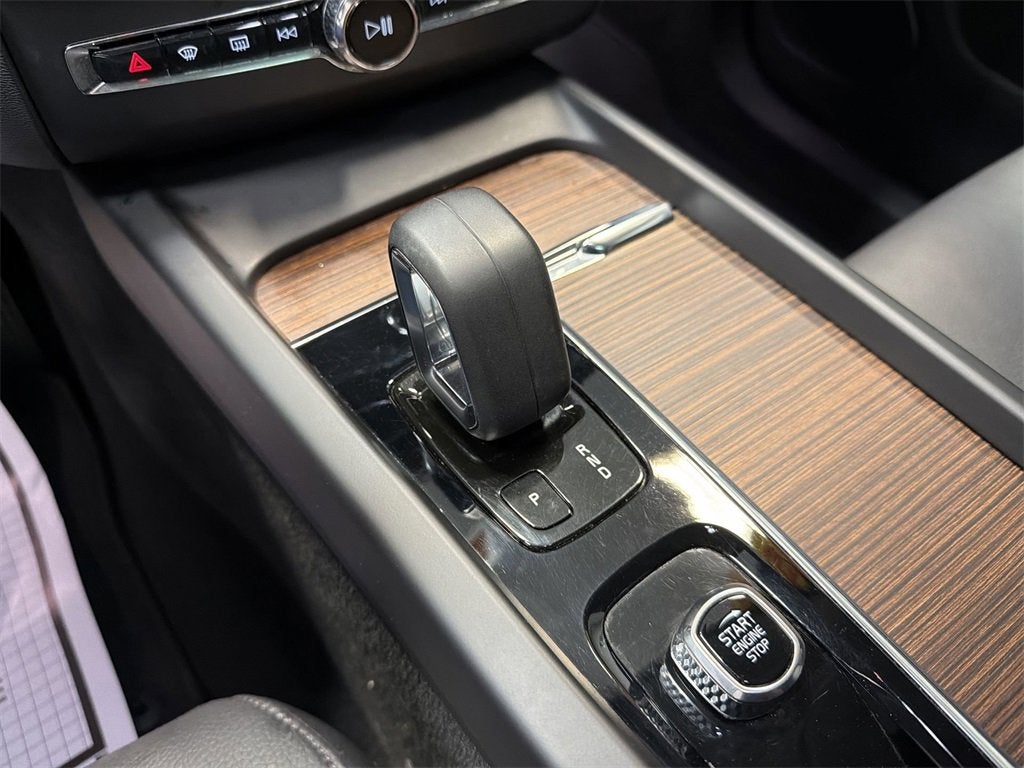 2022 Volvo XC60 Momentum