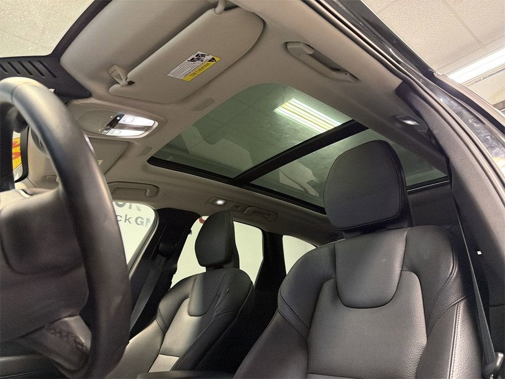 2022 Volvo XC60 Momentum