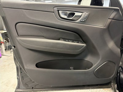 2022 Volvo XC60 Momentum