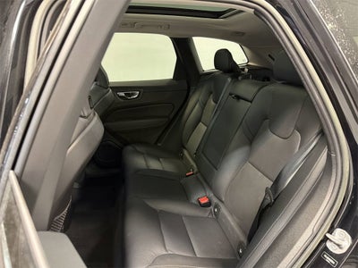 2022 Volvo XC60 Momentum