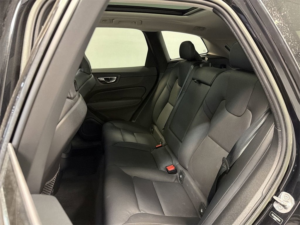 2022 Volvo XC60 Momentum