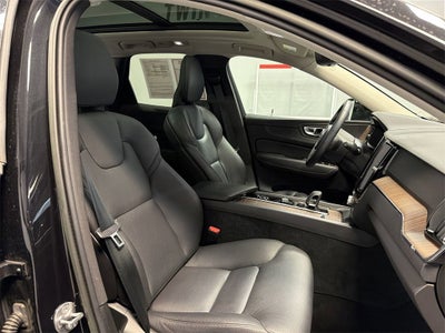 2022 Volvo XC60 Momentum