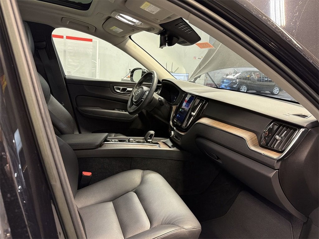 2022 Volvo XC60 Momentum