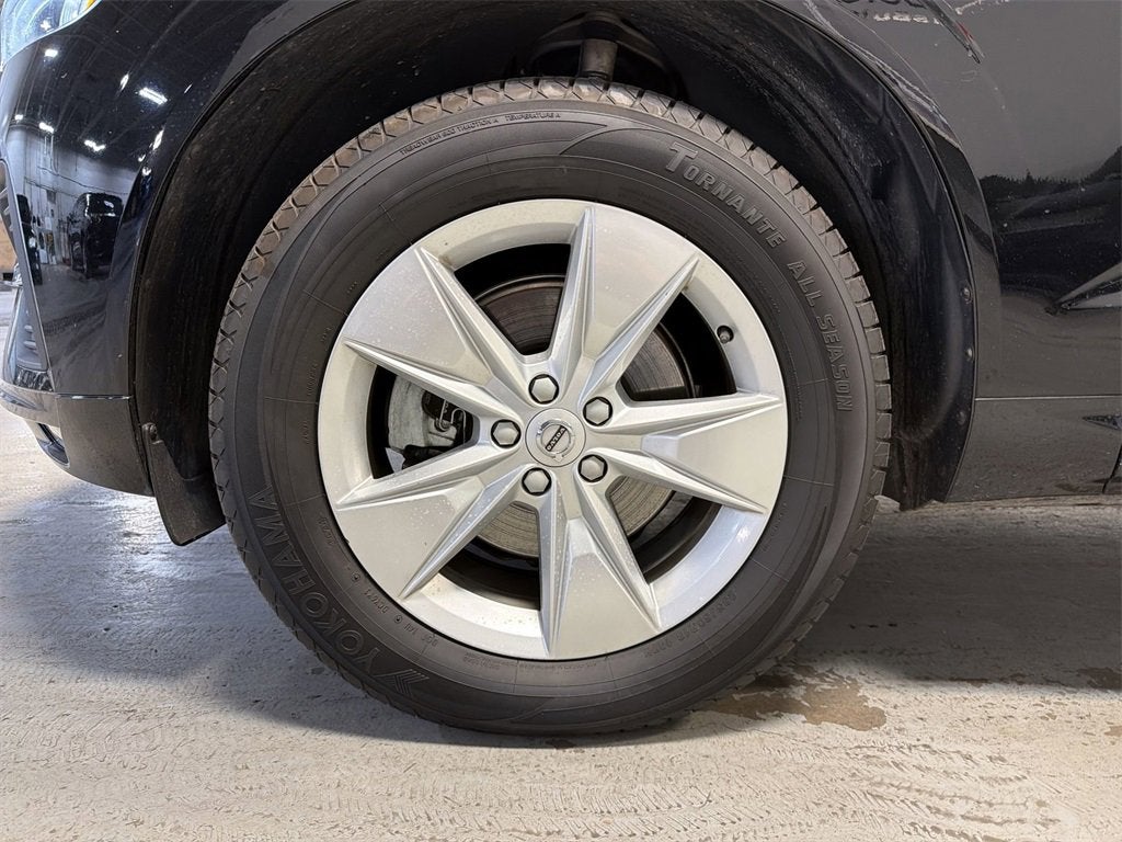 2022 Volvo XC60 Momentum