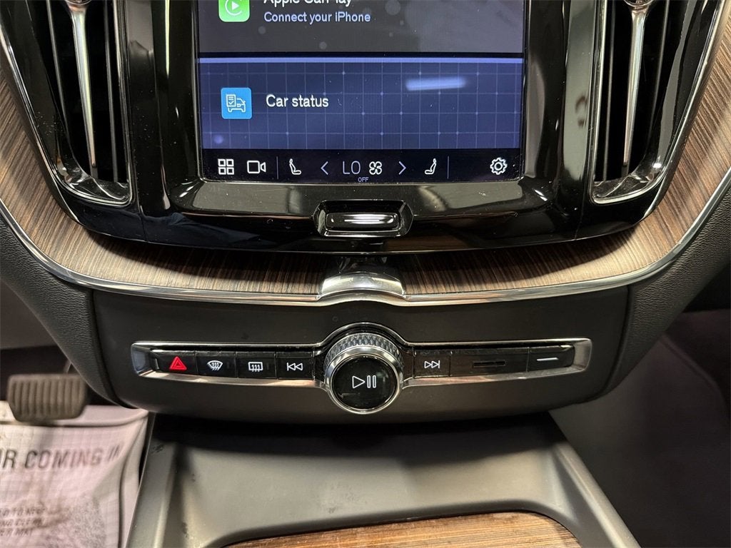 2022 Volvo XC60 Momentum