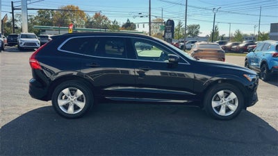 2022 Volvo XC60 Momentum