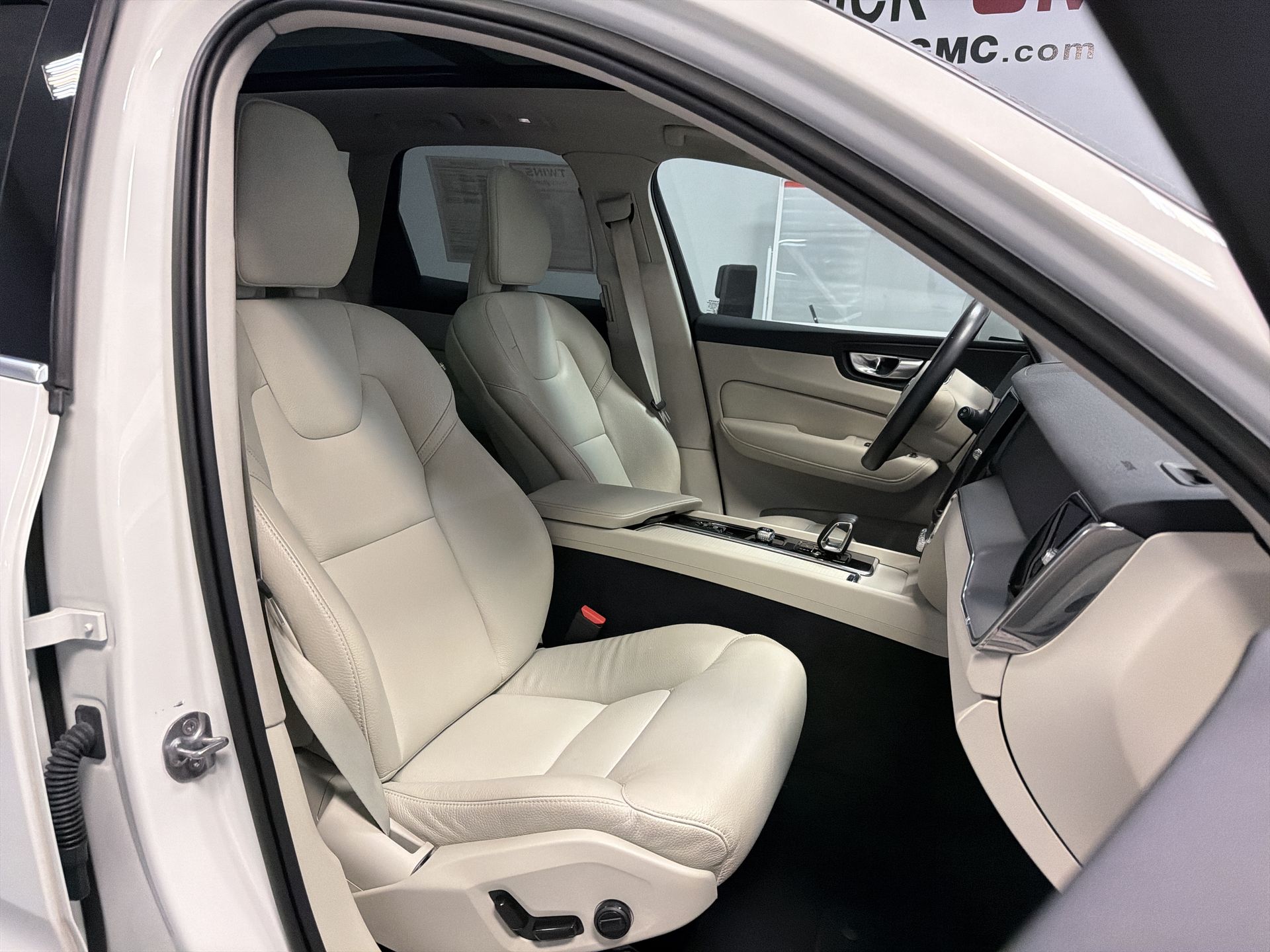 2023 Volvo XC60 Core